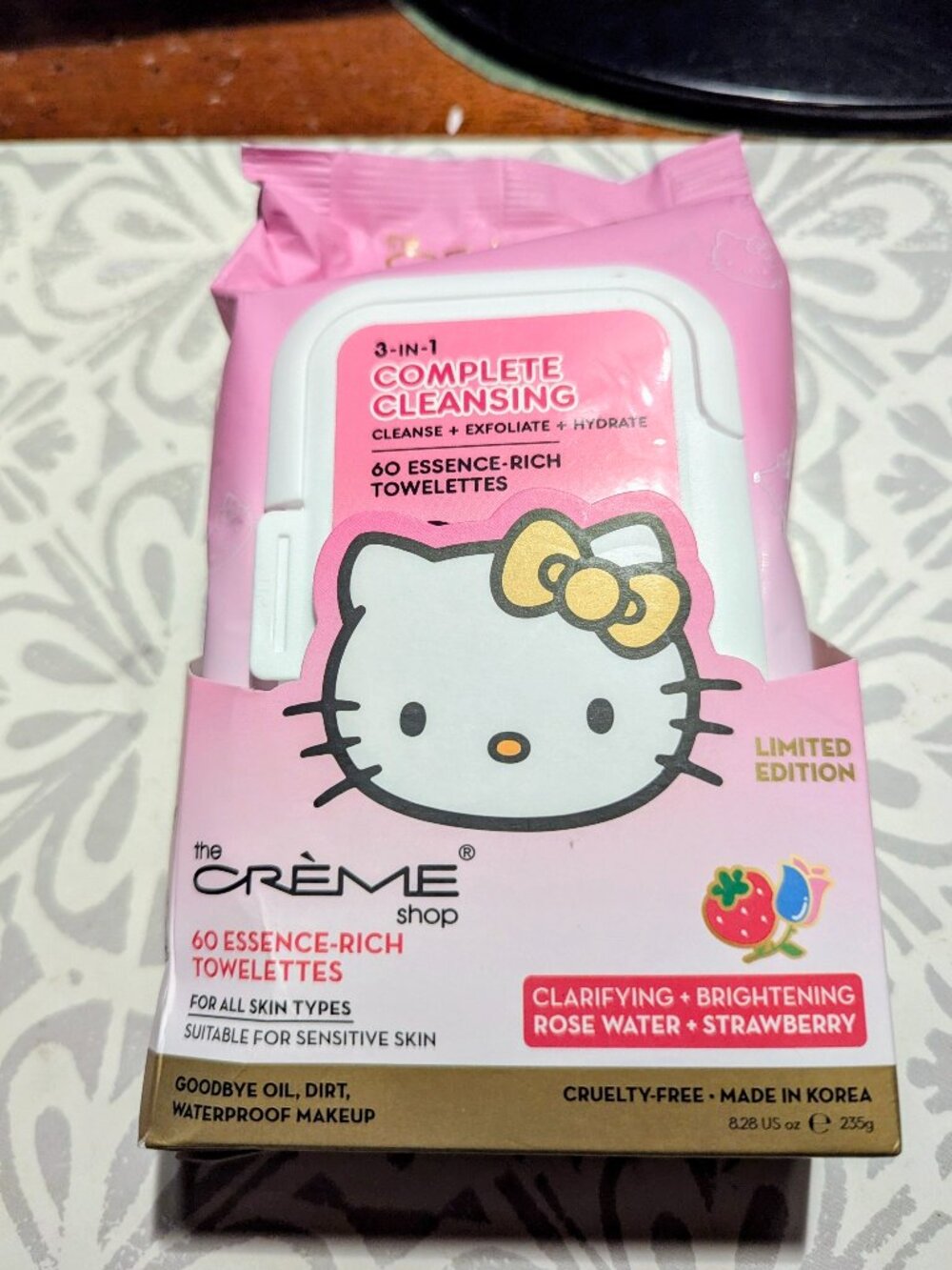 Limited Edition - The Creme Shop x Hello Kitty Essence Rich Towelettes NEW!